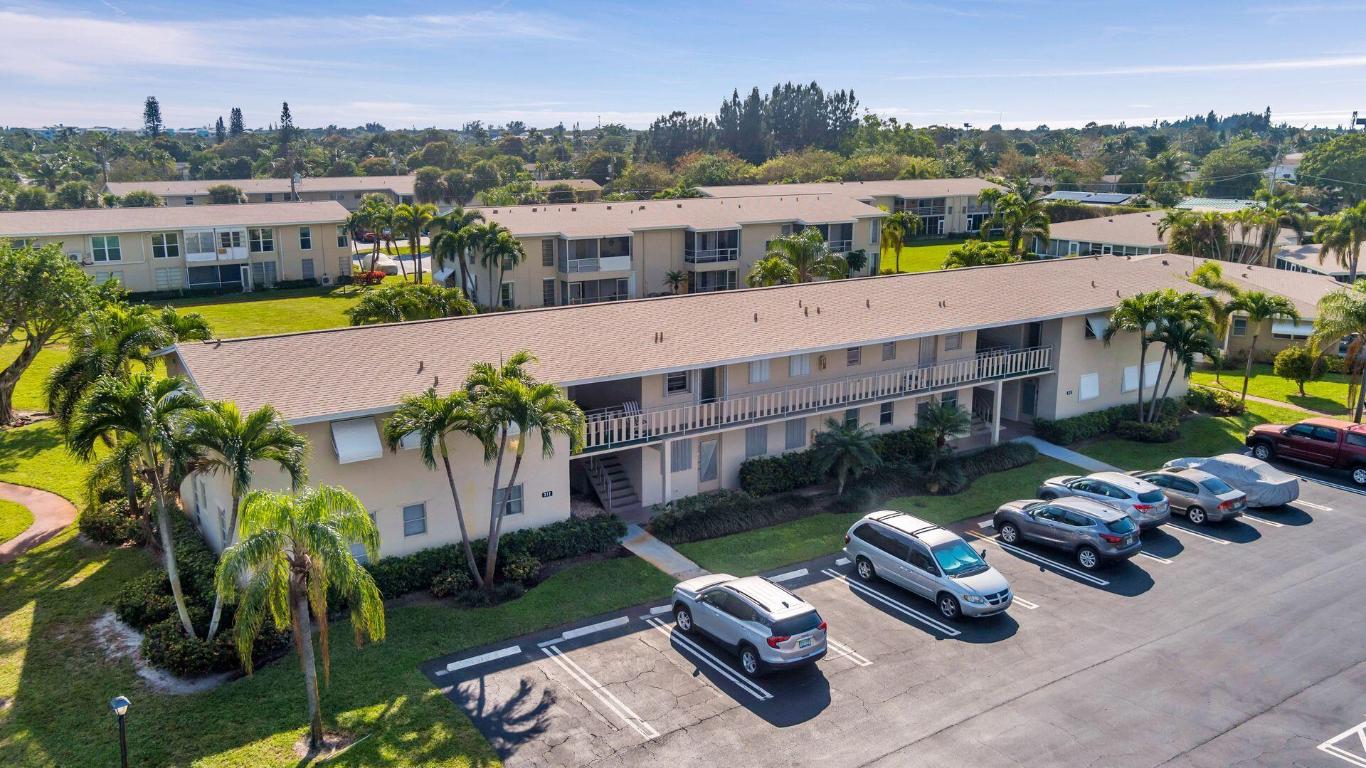 Four Sea Suns Condo - Residential