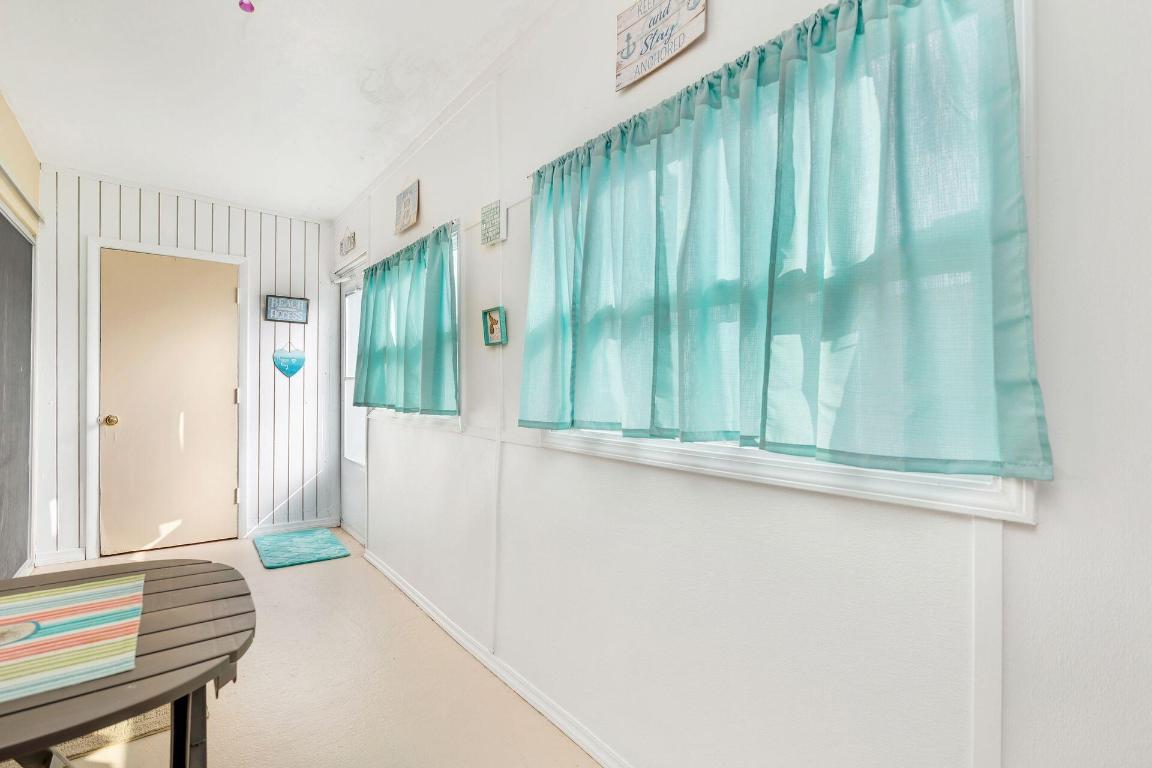 Four Sea Suns Condo - Residential