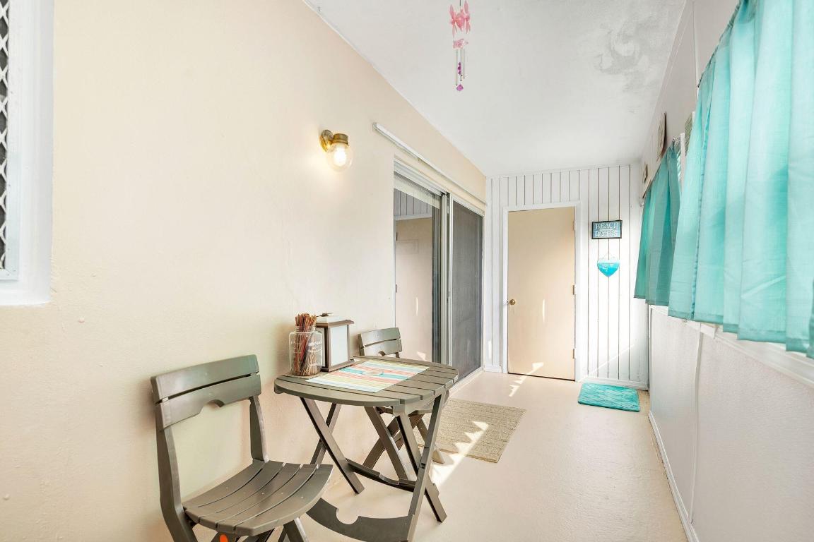 Four Sea Suns Condo - Residential