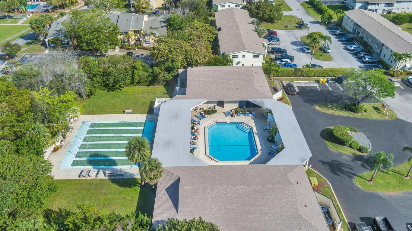 Four Sea Suns Condo - Residential