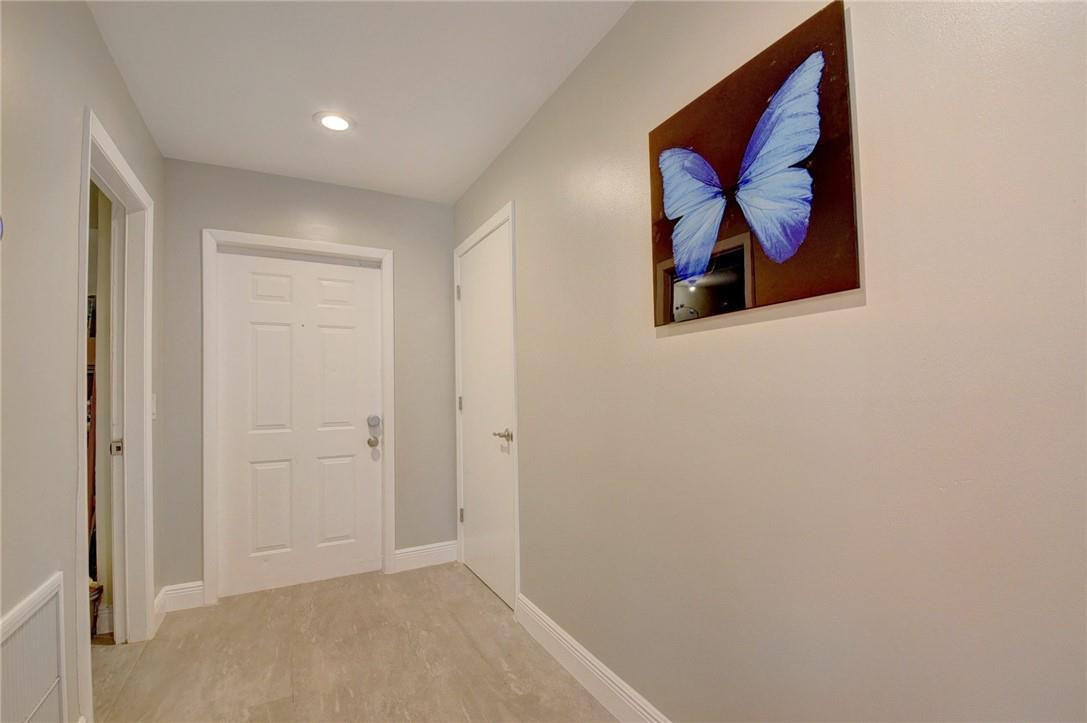 246 Avenue L