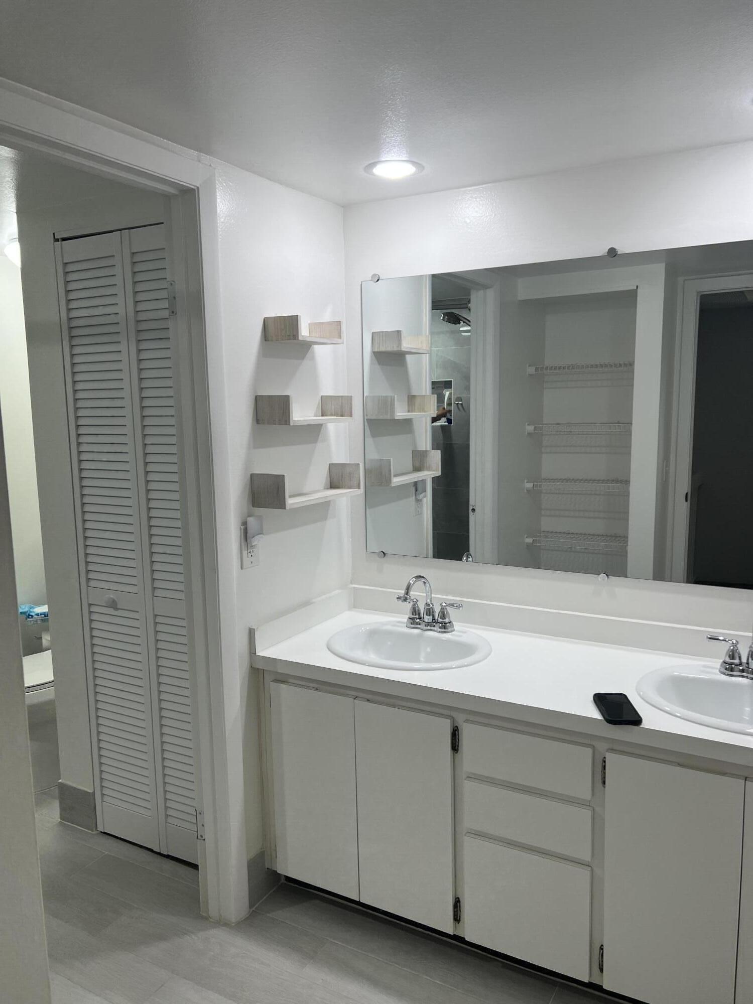 MERIDIAN PARK - Residential Lease