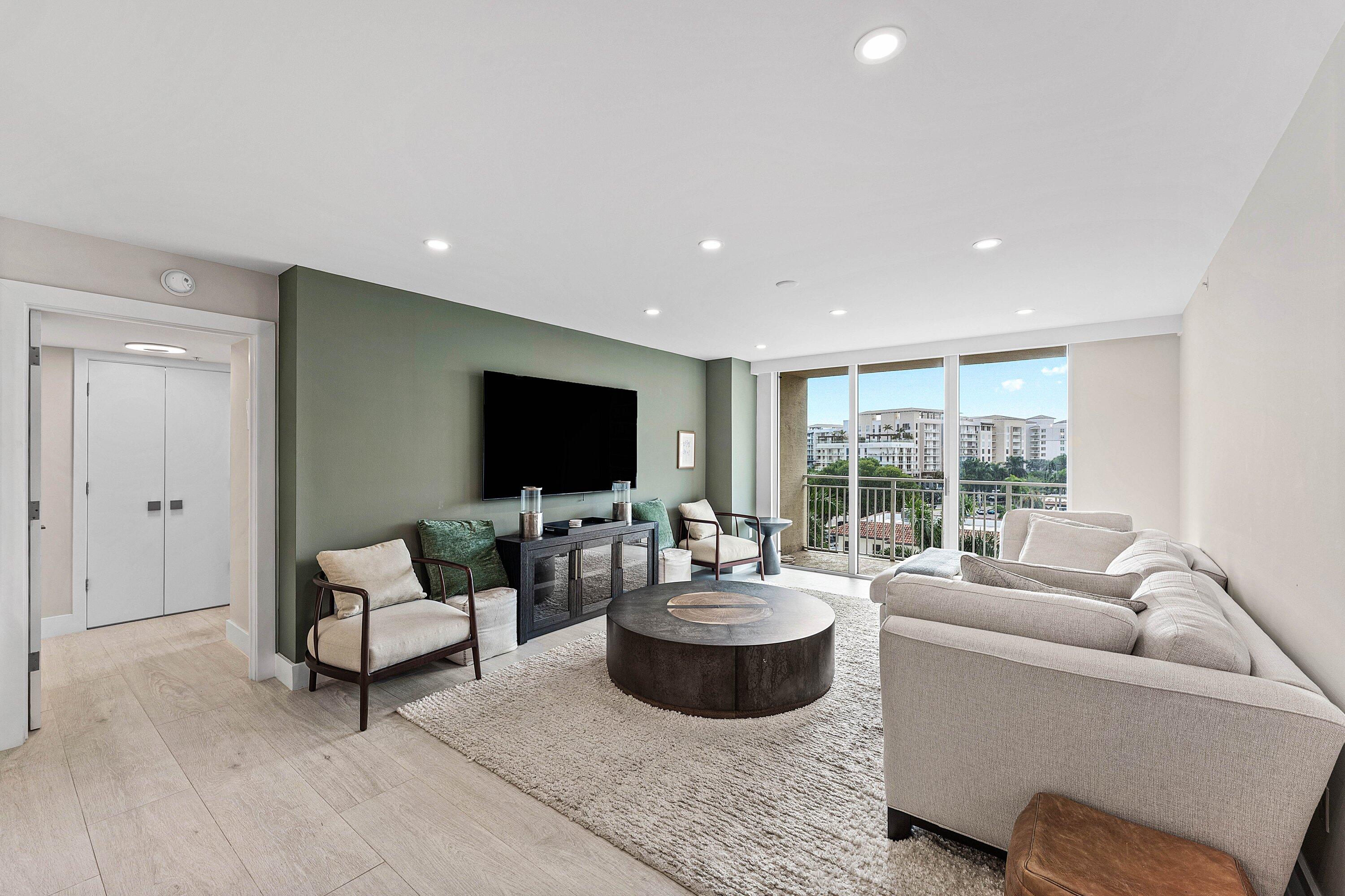 99 SE Mizner Boulevard 627