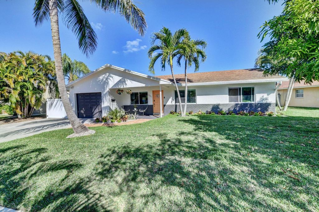 Photo of 251 NE 2nd Circle, Boca Raton, FL 33431 (MLS # B26021800)