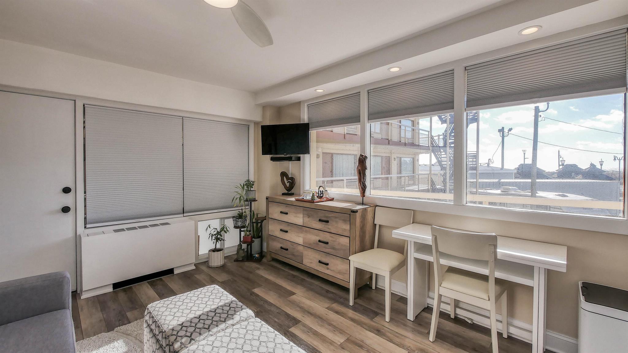 108 S Montpelier Avenue 214