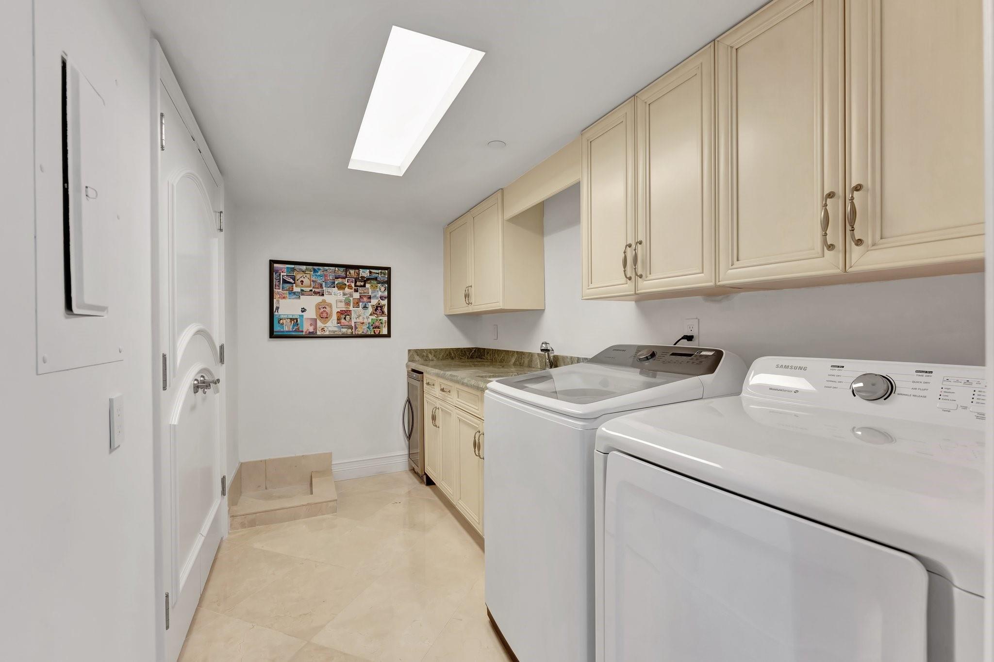 Villa Magna Condo - Residential