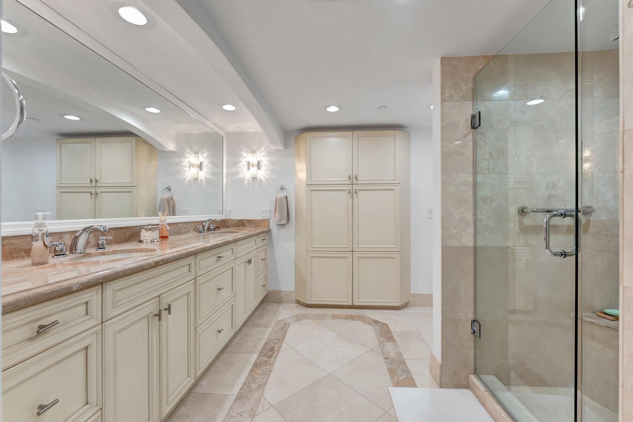 Villa Magna Condo - Residential