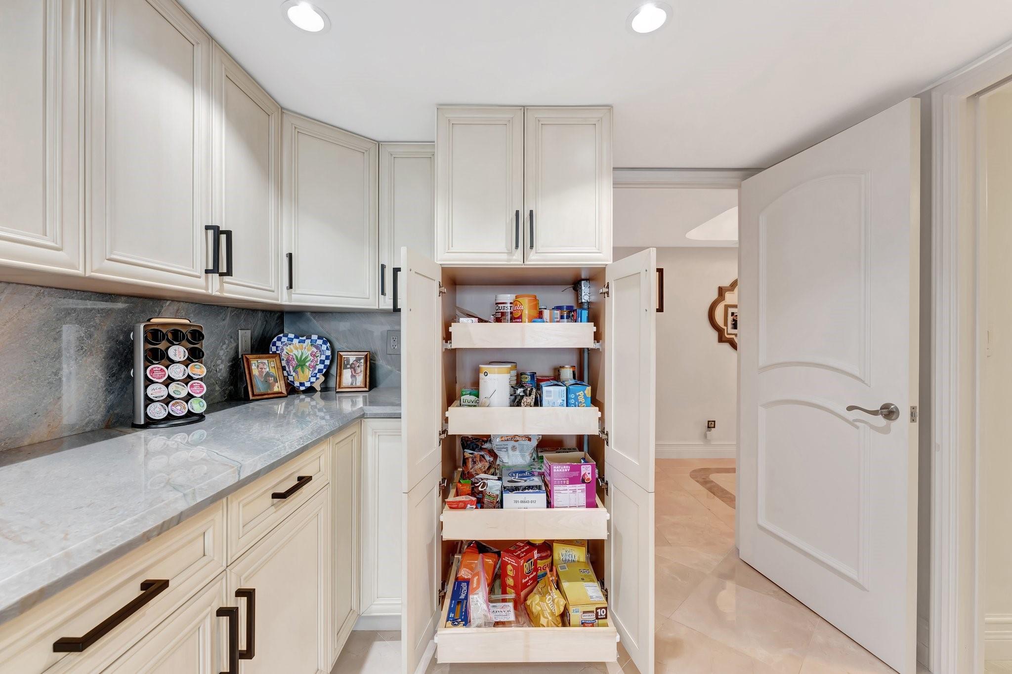 Villa Magna Condo - Residential