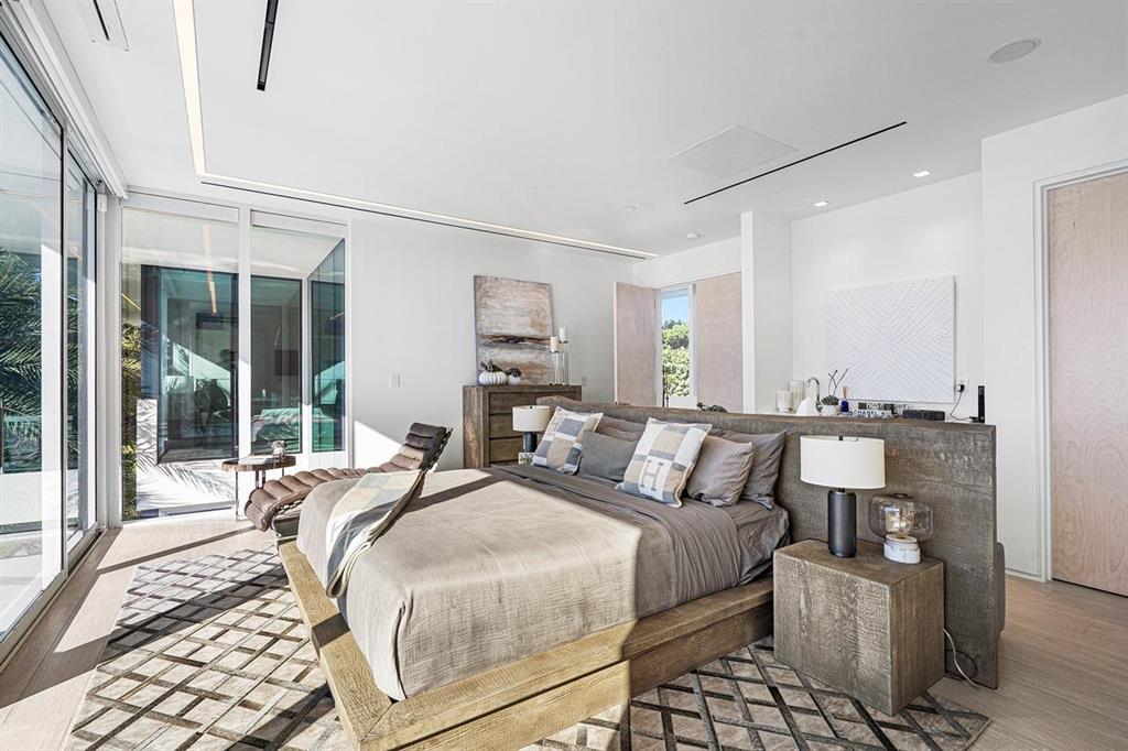 IBIS ISLE - Residential