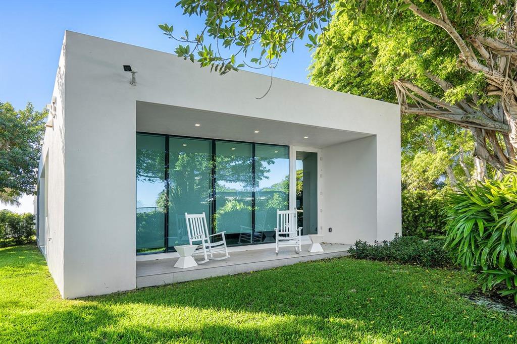 IBIS ISLE - Residential