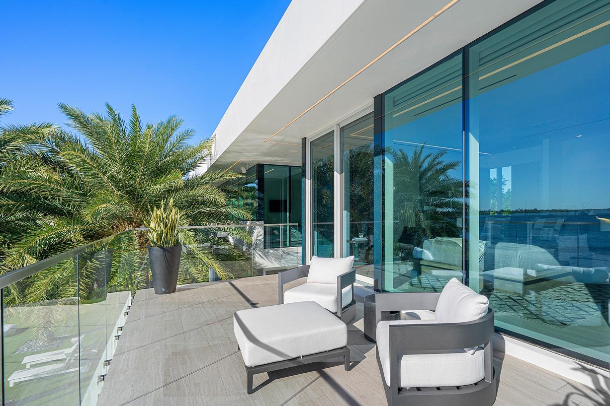 IBIS ISLE - Residential