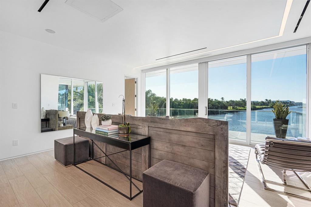 IBIS ISLE - Residential