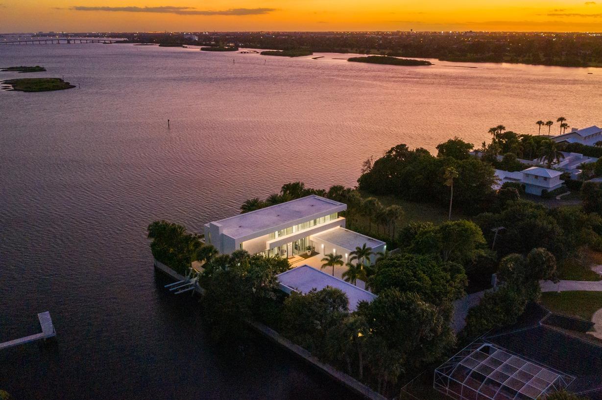 IBIS ISLE - Residential