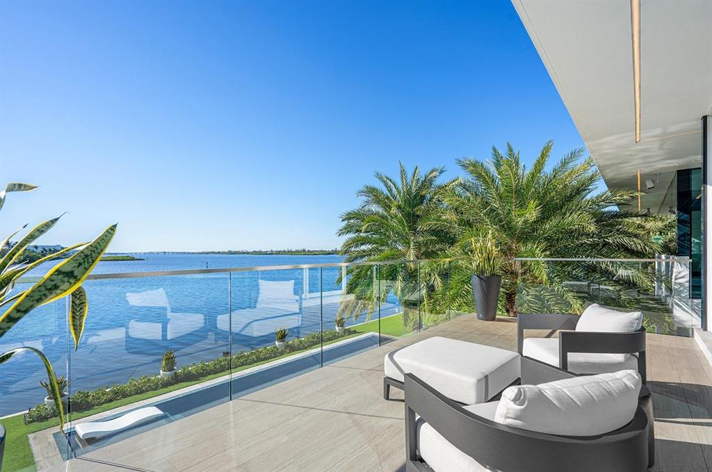 IBIS ISLE - Residential