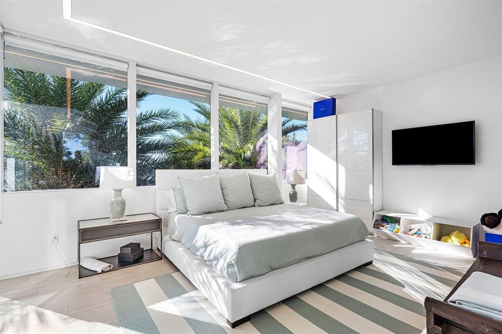 IBIS ISLE - Residential