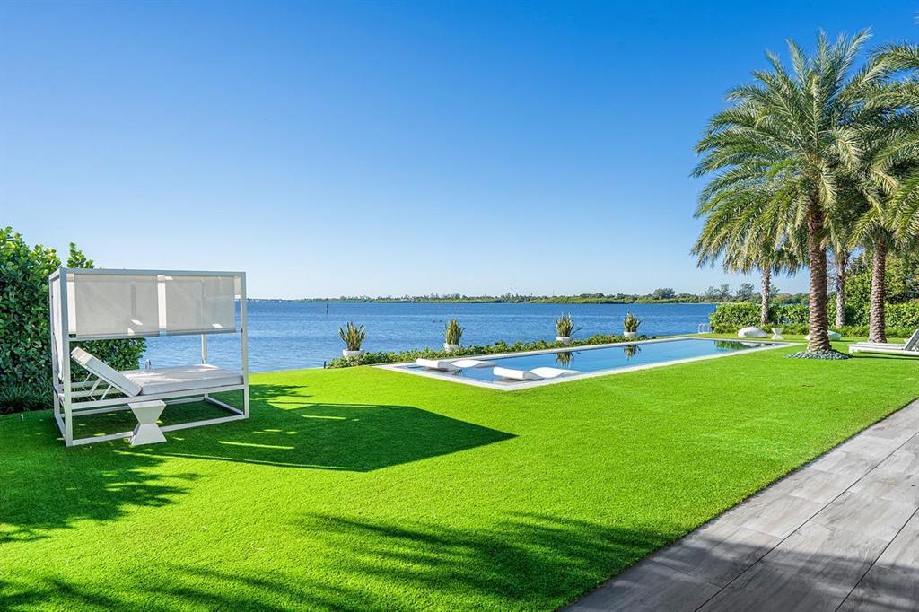 IBIS ISLE - Residential