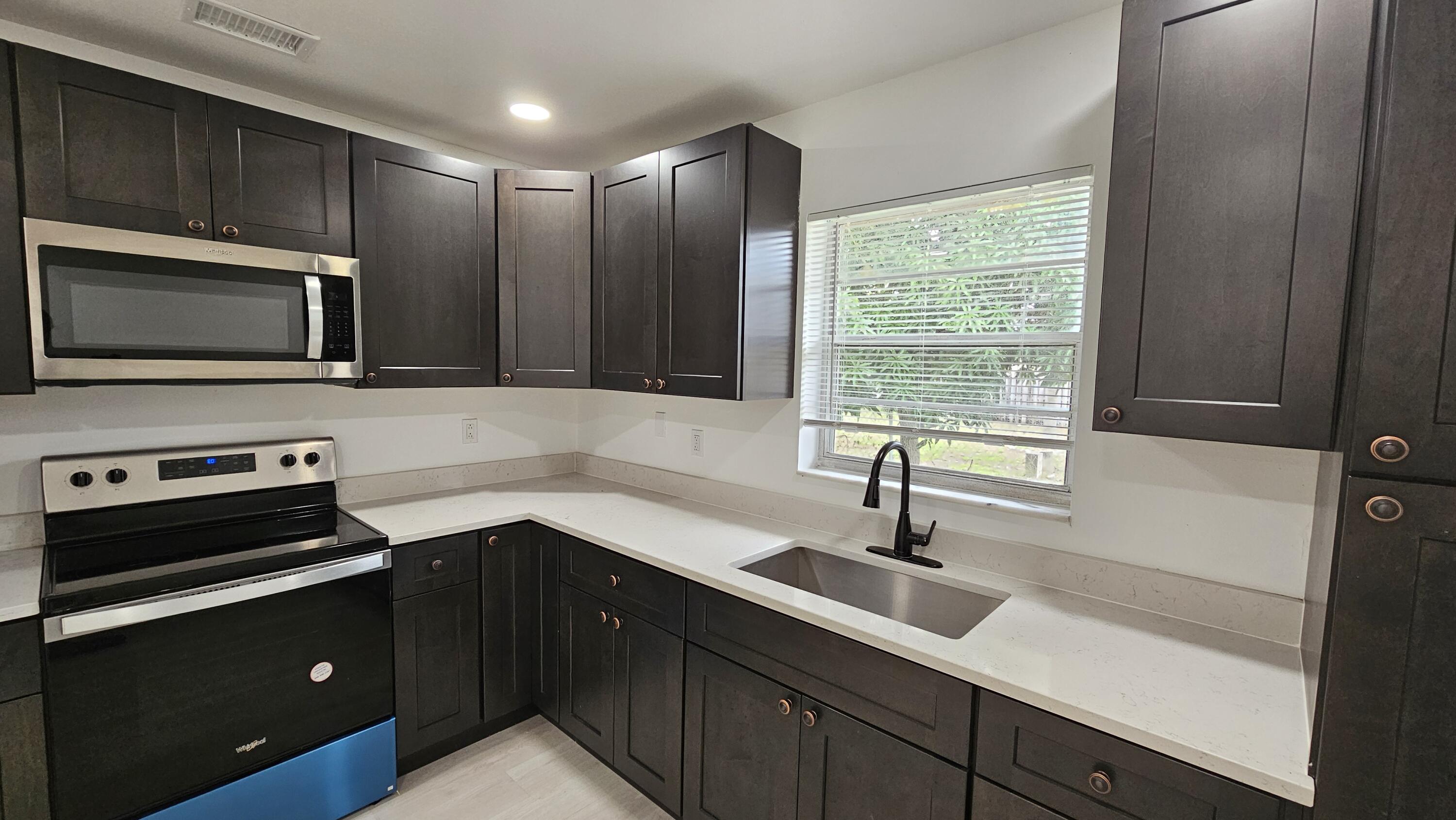 ROSELAND PARK HAMPTON ADD - Residential Lease