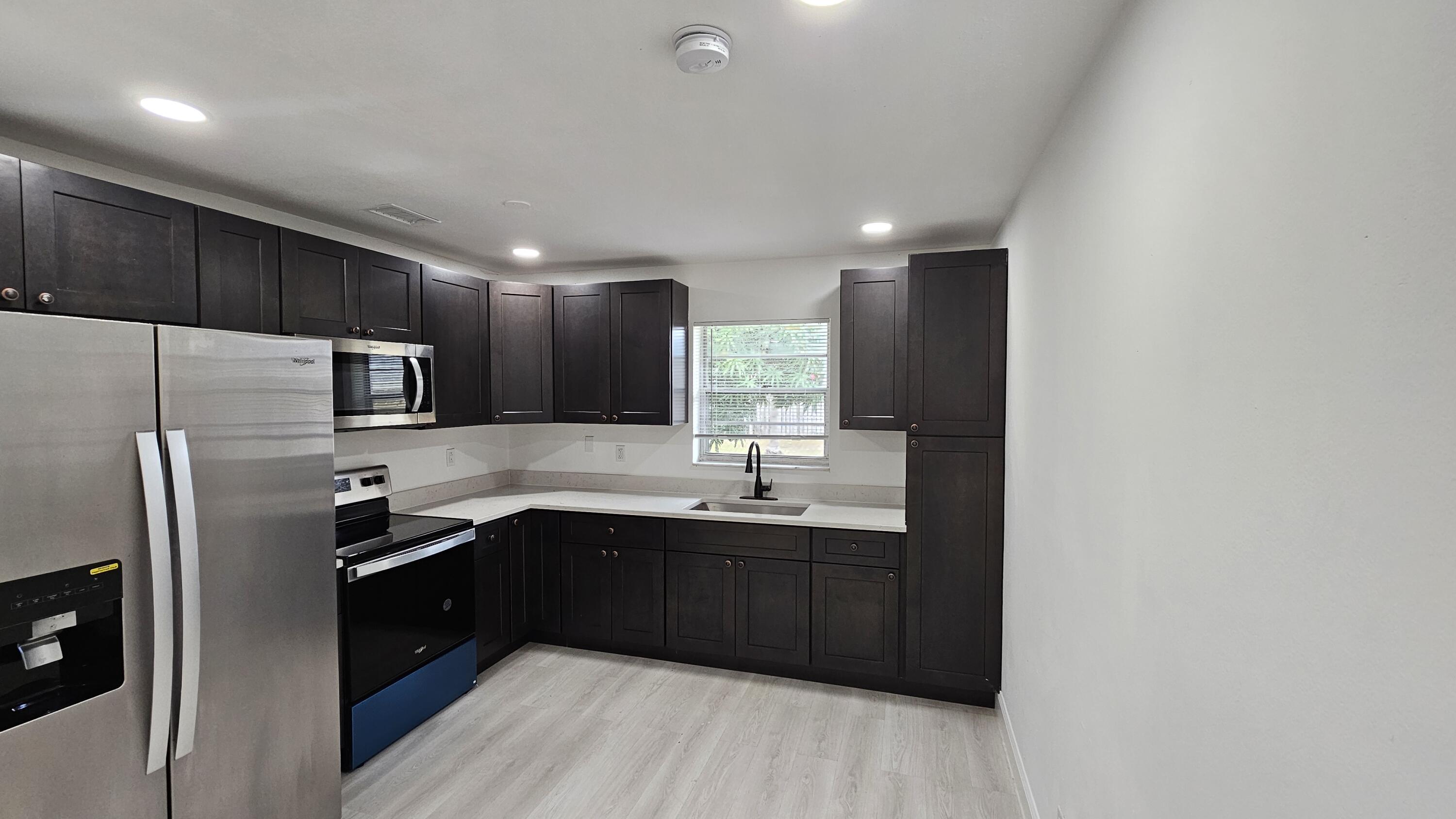 ROSELAND PARK HAMPTON ADD - Residential Lease