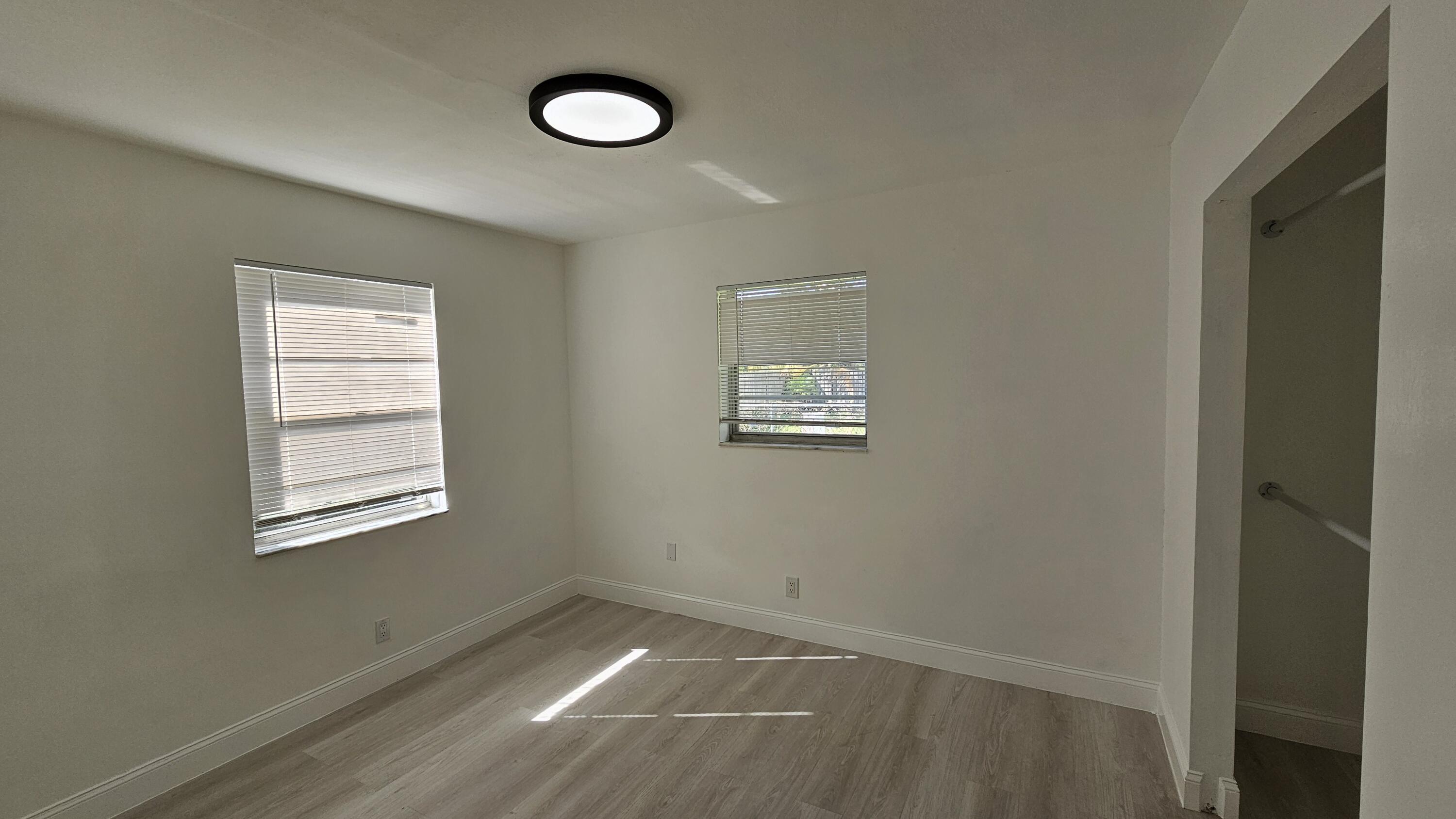 ROSELAND PARK HAMPTON ADD - Residential Lease