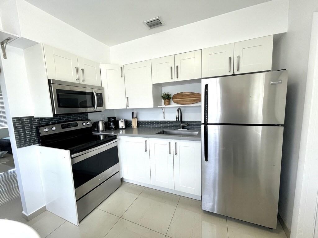 Poinciana Park 5-17 B - Residential Income