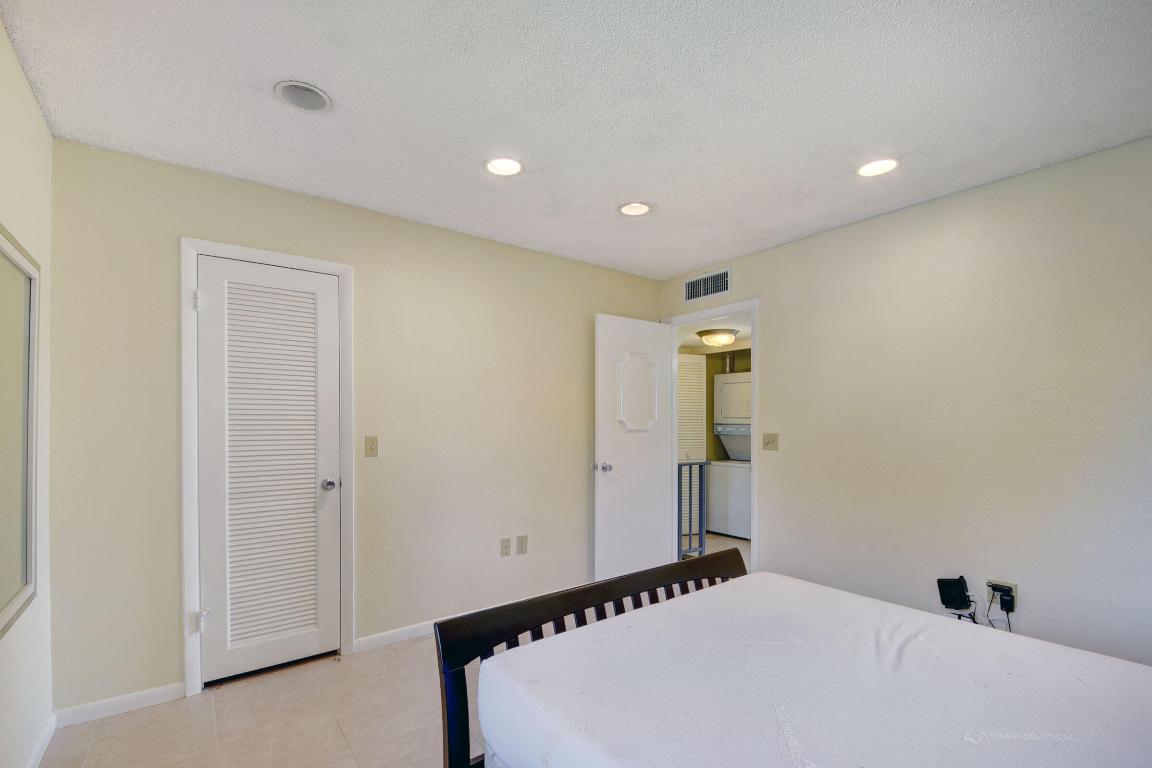 FOUNTAINS OF PALM BEACH CONDO 4 - Residential Lease