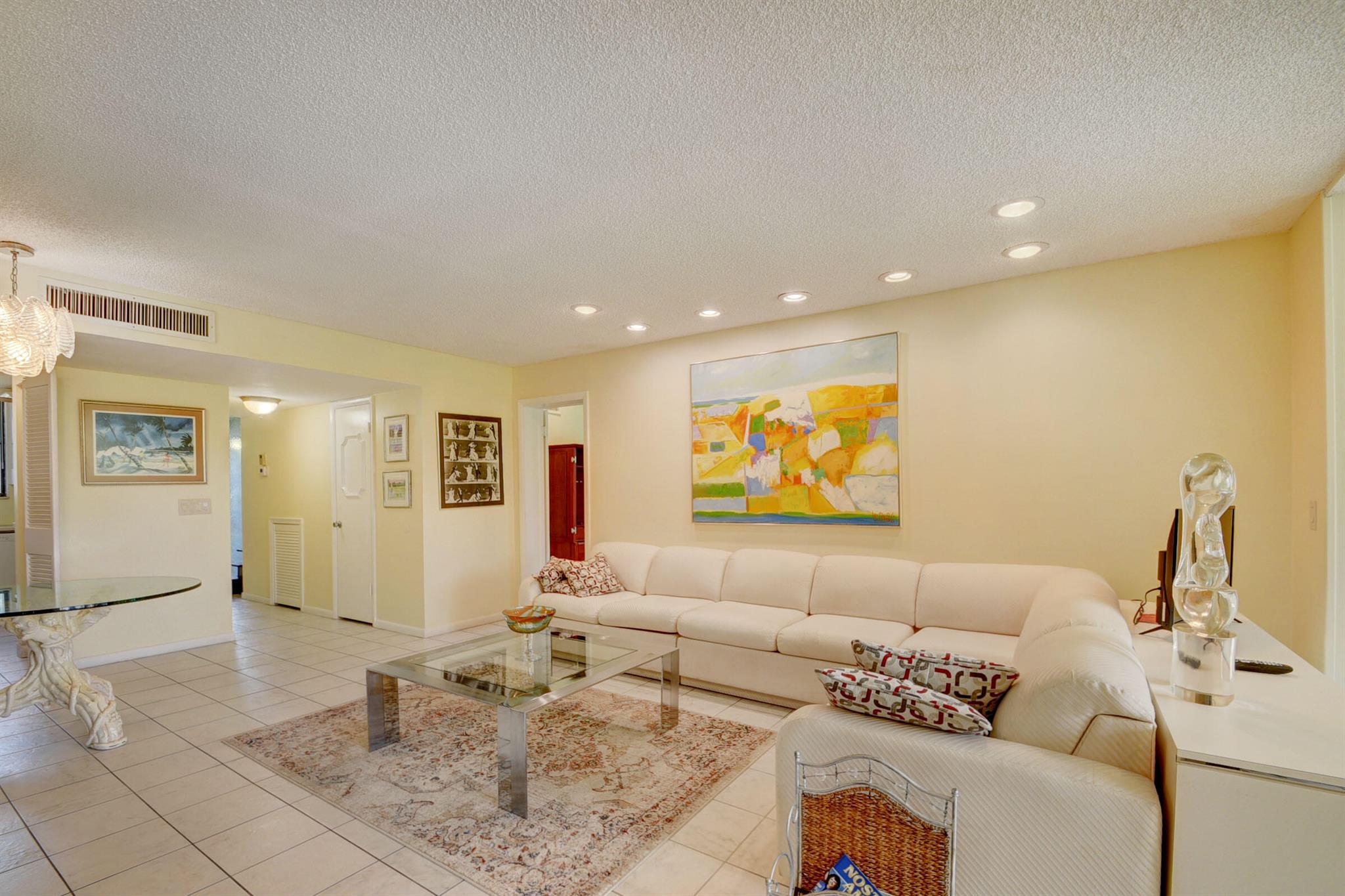 FOUNTAINS OF PALM BEACH C - Residential Lease