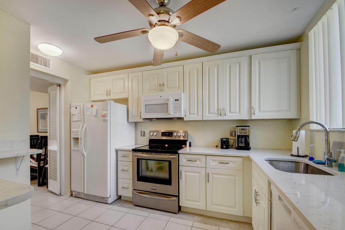 FOUNTAINS OF PALM BEACH CONDO 4 - Residential Lease