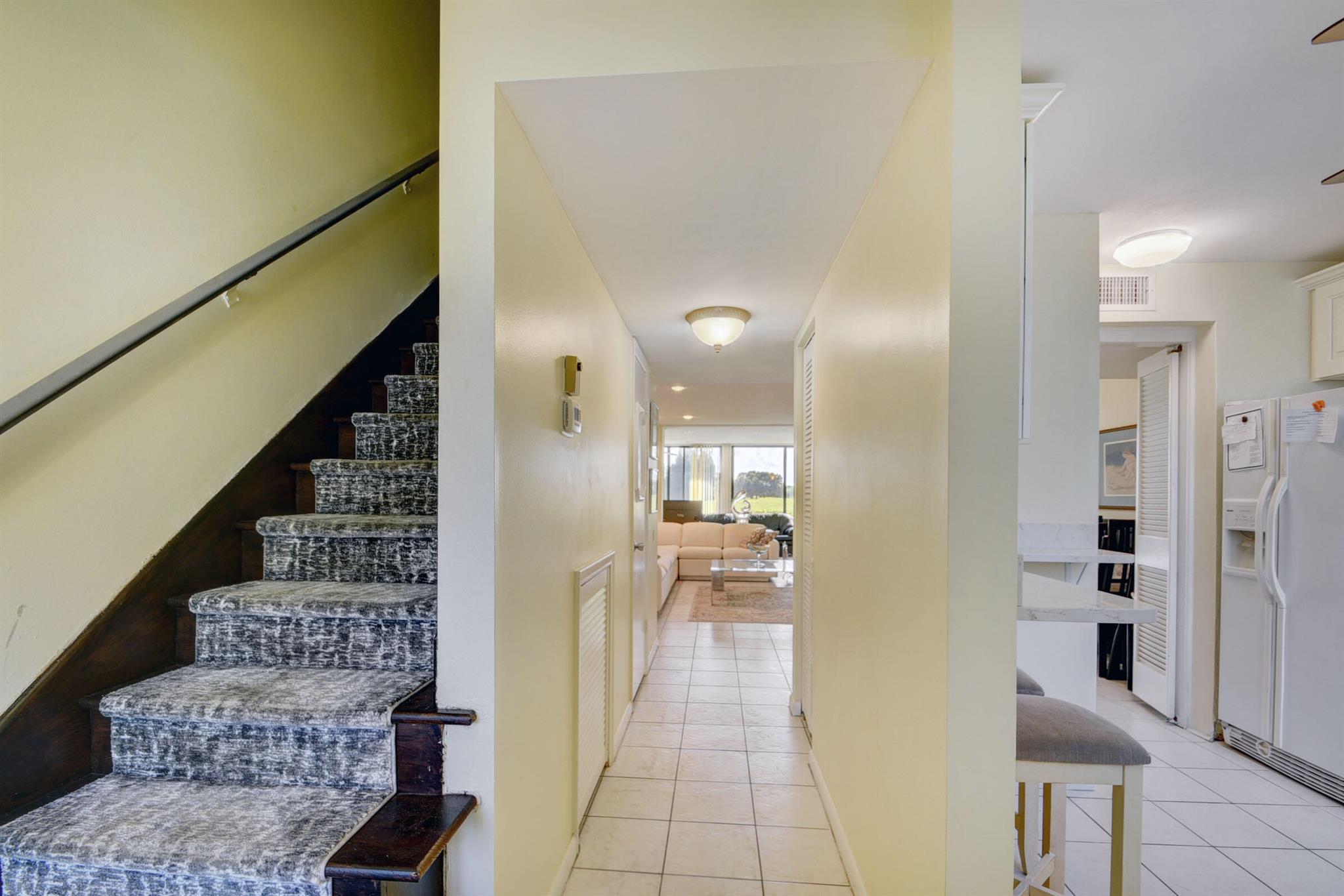 FOUNTAINS OF PALM BEACH C - Residential Lease