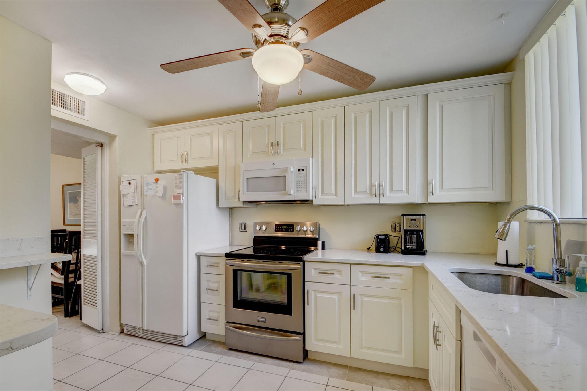 FOUNTAINS OF PALM BEACH C - Residential Lease