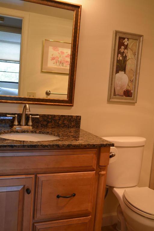 DEER CREEK COUNTRY CLUB ESTATES 1 CONDO - Residential