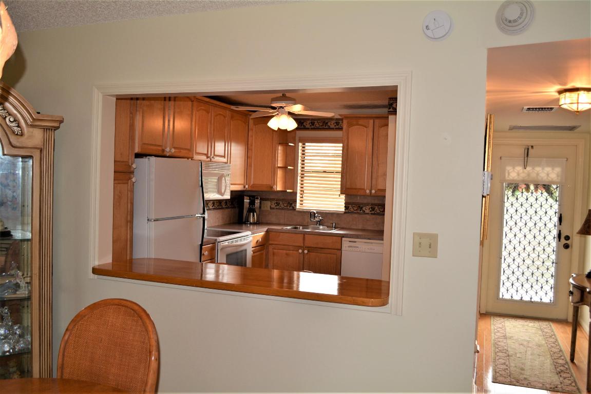 DEER CREEK COUNTRY CLUB ESTATES 1 CONDO - Residential