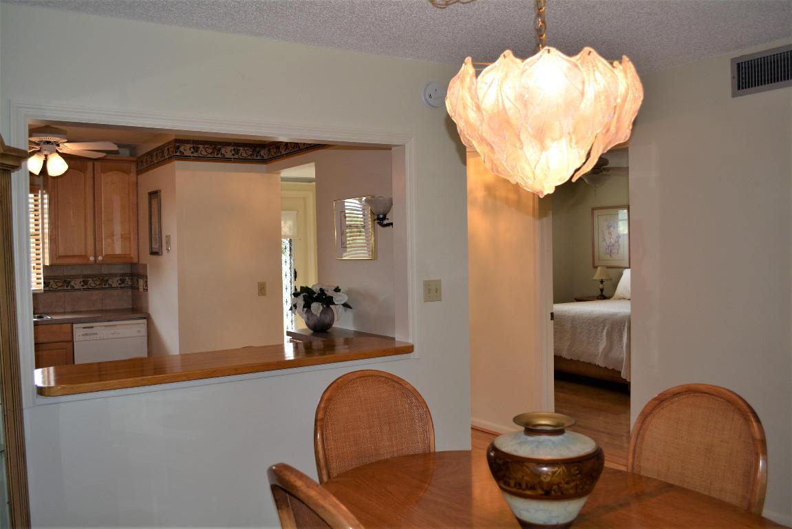 DEER CREEK COUNTRY CLUB ESTATES 1 CONDO - Residential