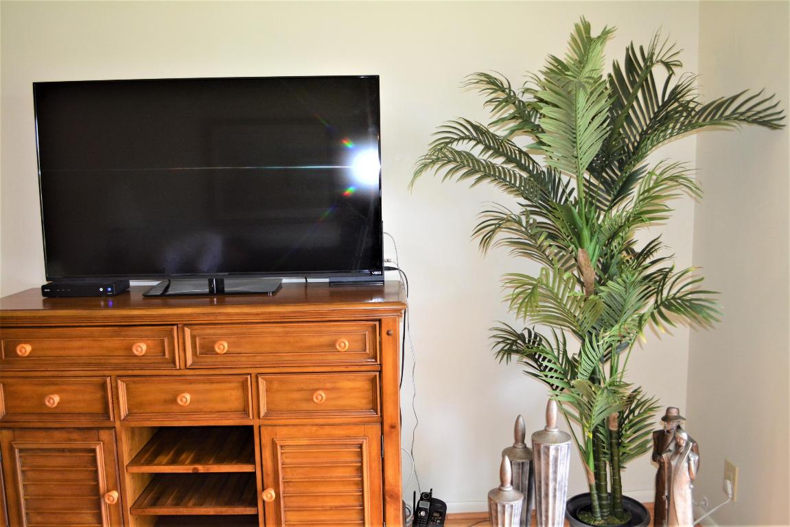 DEER CREEK COUNTRY CLUB ESTATES 1 CONDO - Residential