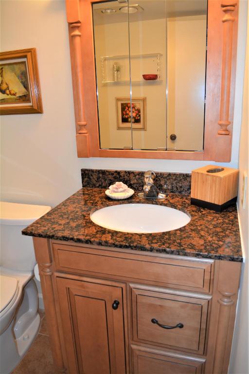 DEER CREEK COUNTRY CLUB ESTATES 1 CONDO - Residential