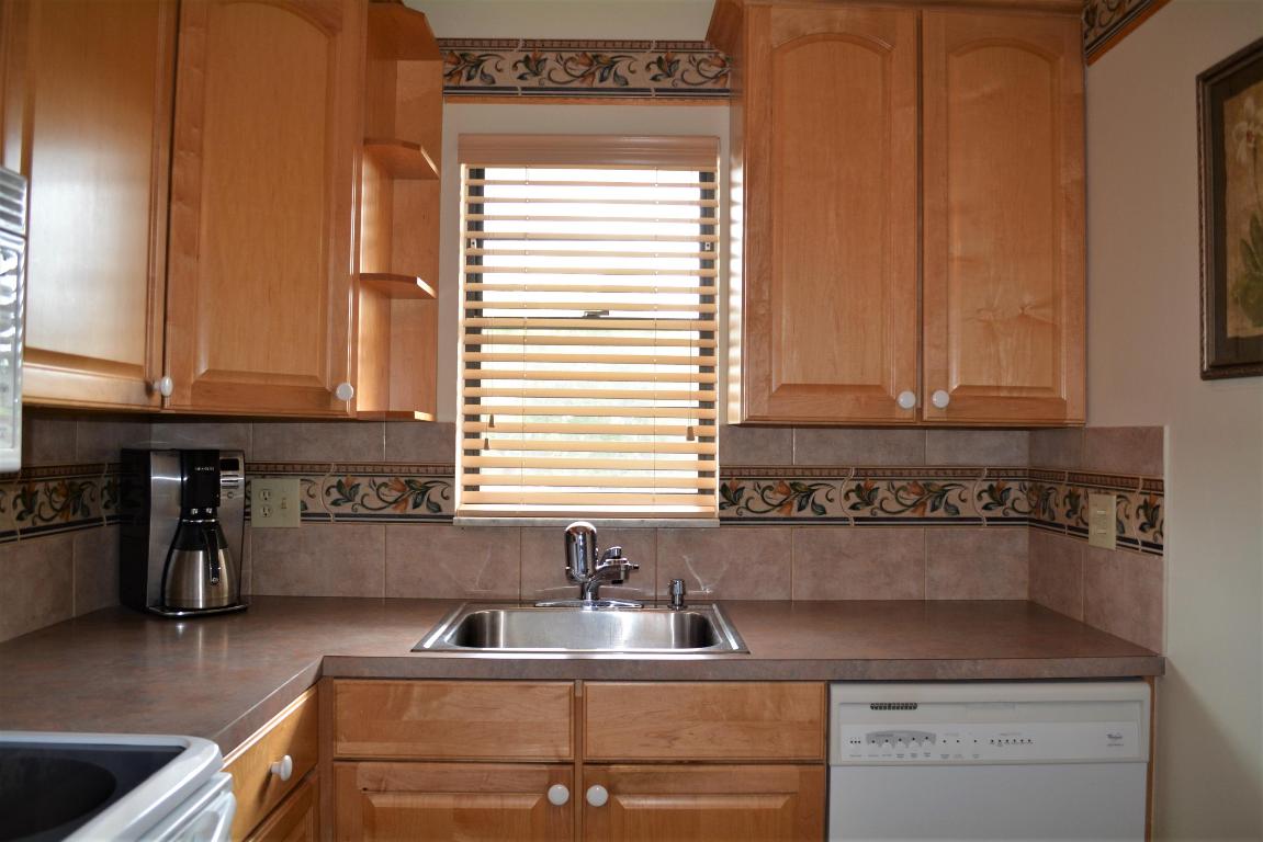 DEER CREEK COUNTRY CLUB ESTATES 1 CONDO - Residential