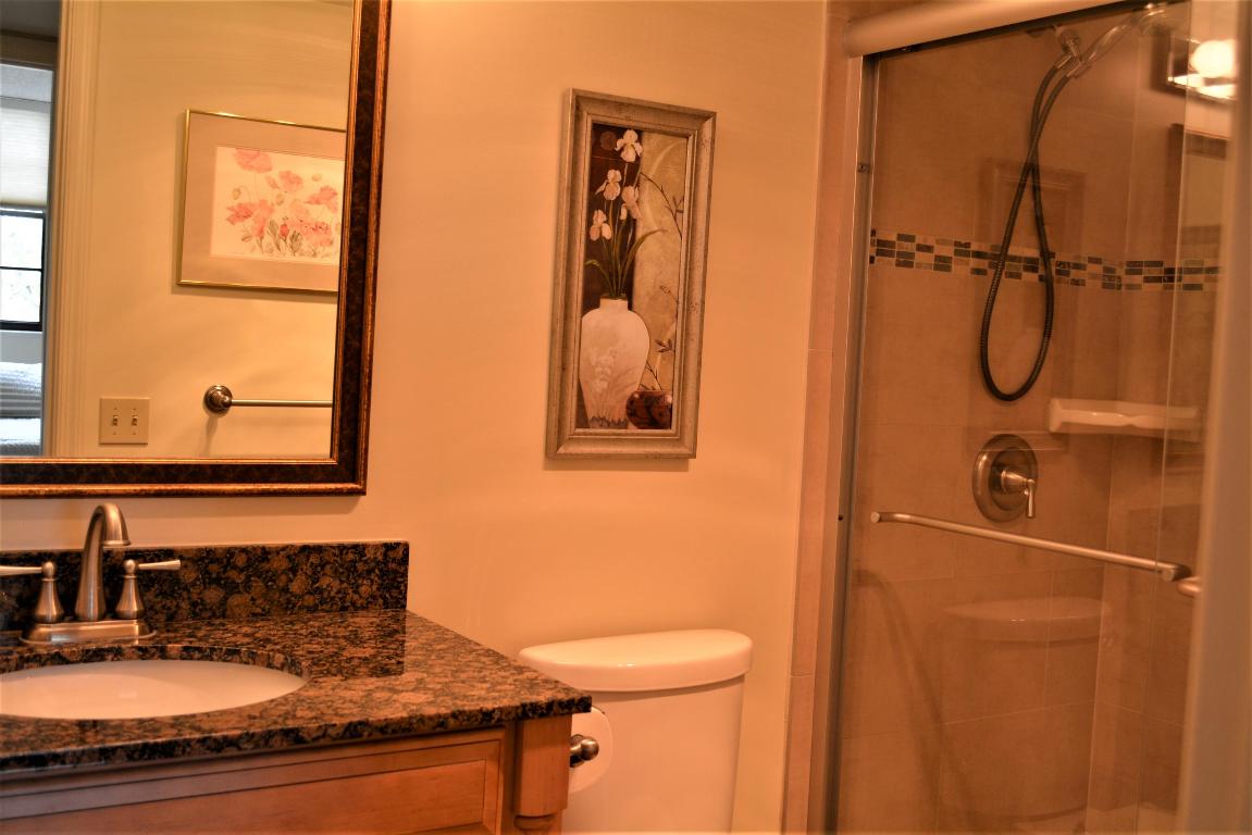 DEER CREEK COUNTRY CLUB ESTATES 1 CONDO - Residential