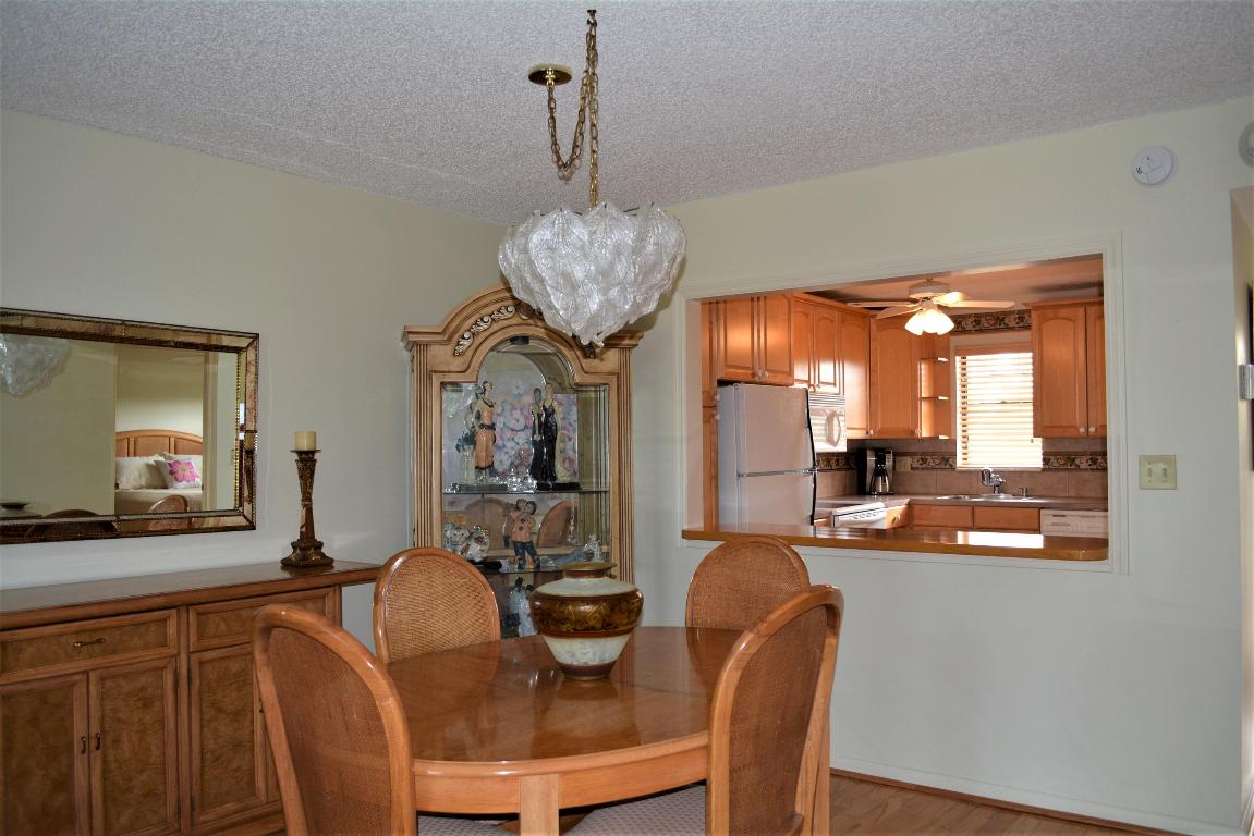 DEER CREEK COUNTRY CLUB ESTATES 1 CONDO - Residential