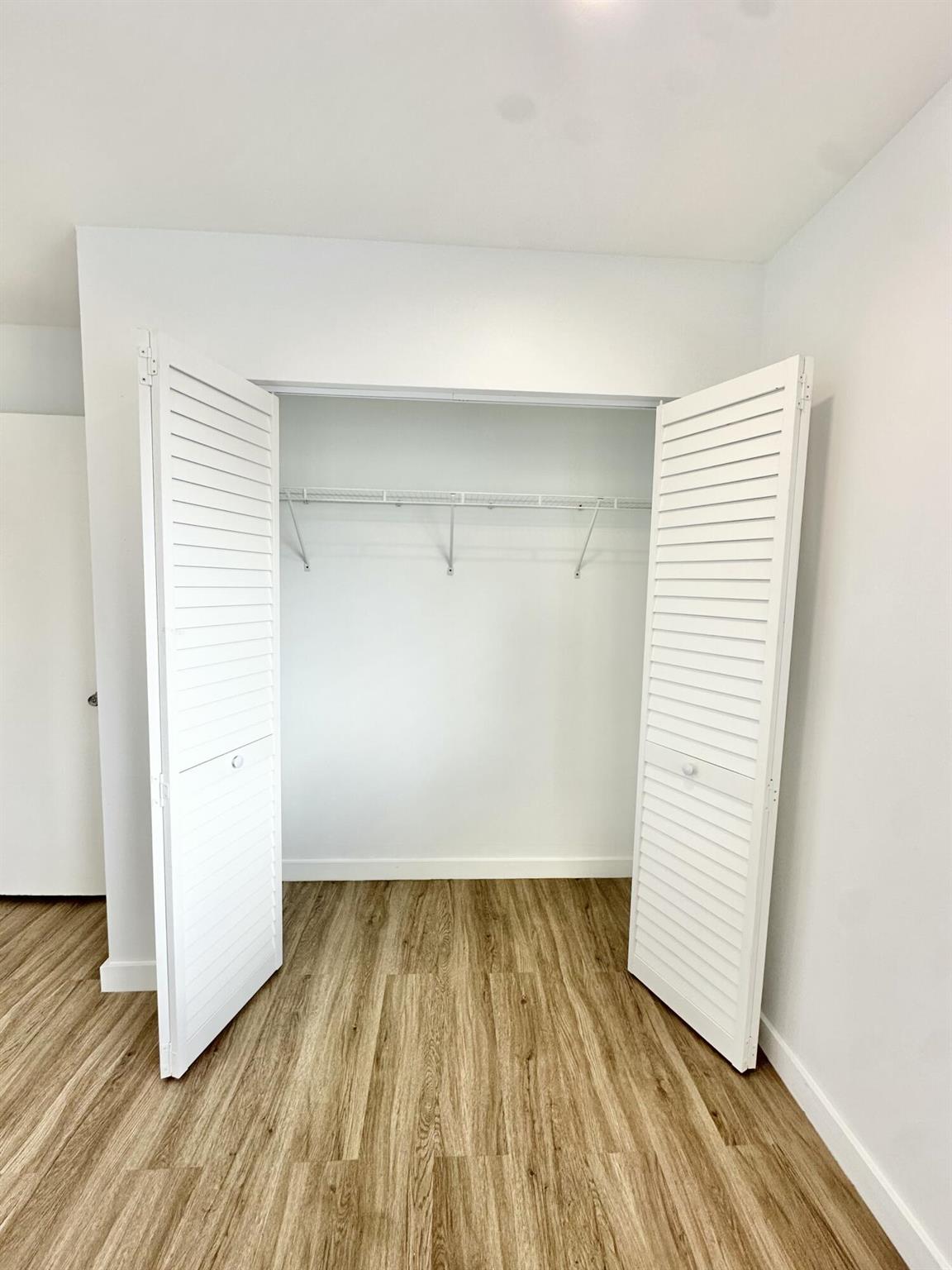 TIFFANY LAKE COND PHASE T - Residential Lease