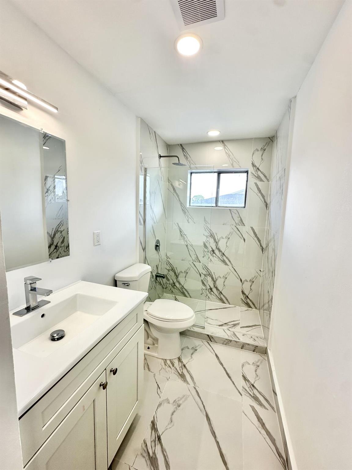 TIFFANY LAKE COND PHASE T - Residential Lease