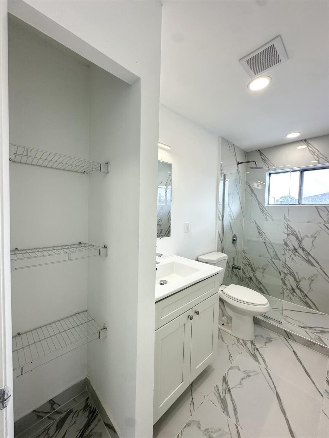 TIFFANY LAKE COND PHASE T - Residential Lease