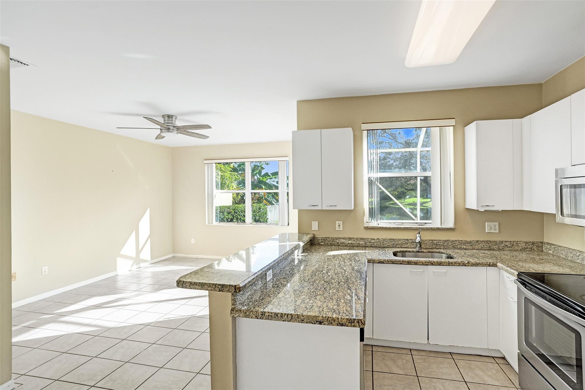 Towngate 156-11 B - Residential