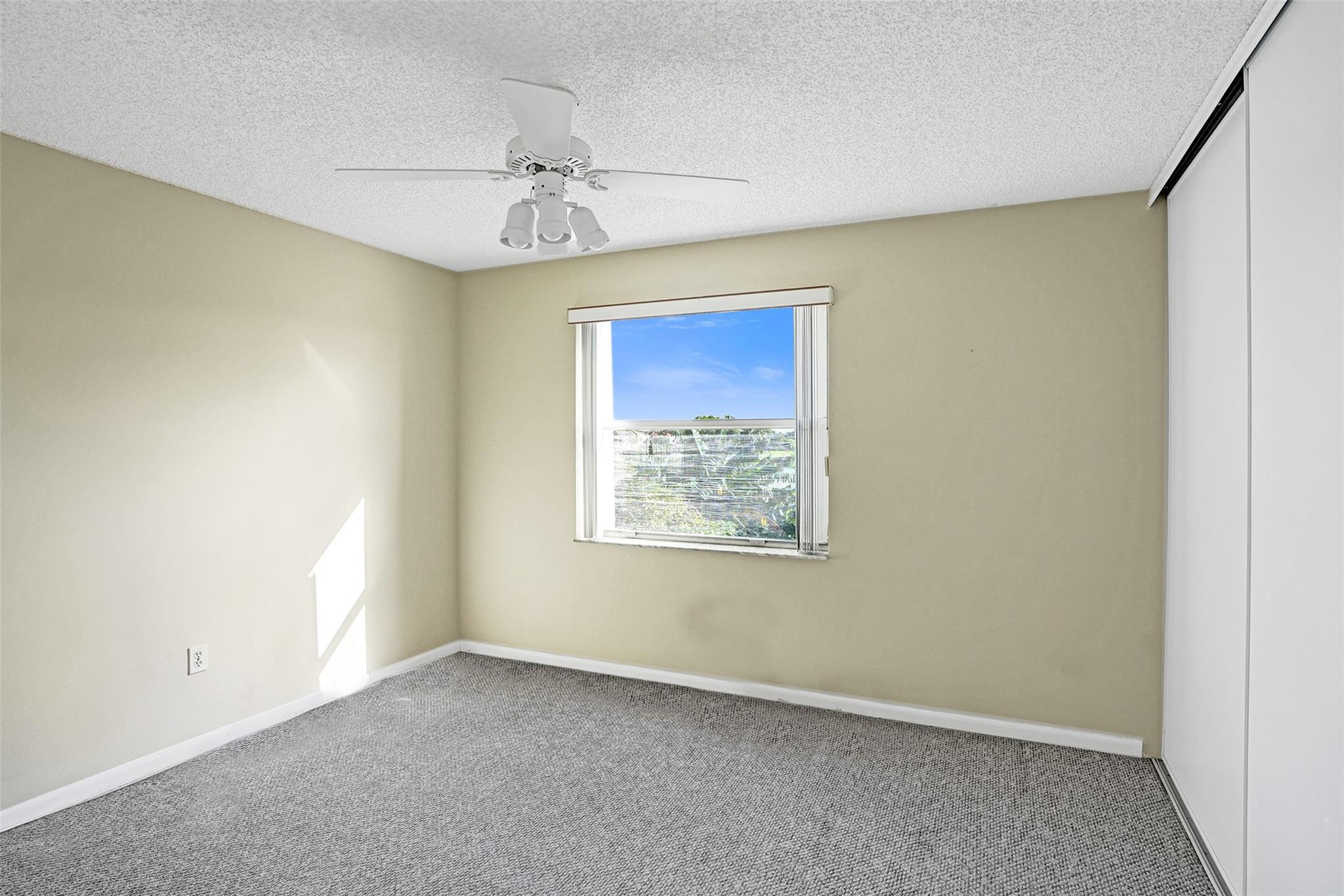 Towngate 156-11 B - Residential