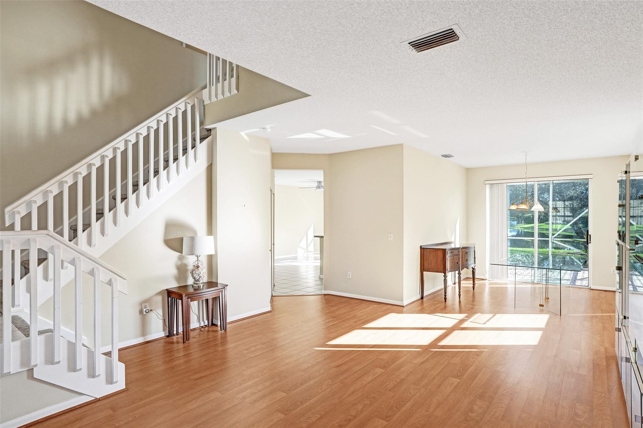 Towngate 156-11 B - Residential