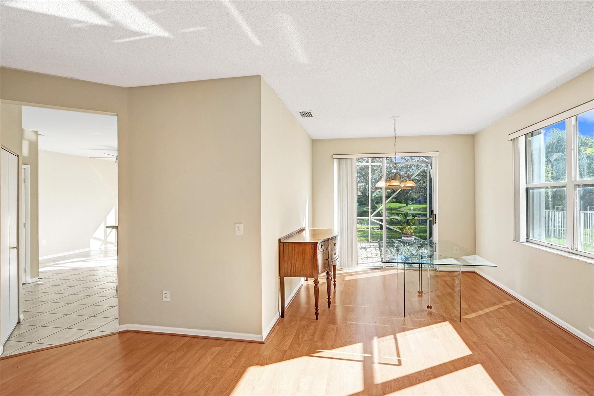 Towngate 156-11 B - Residential