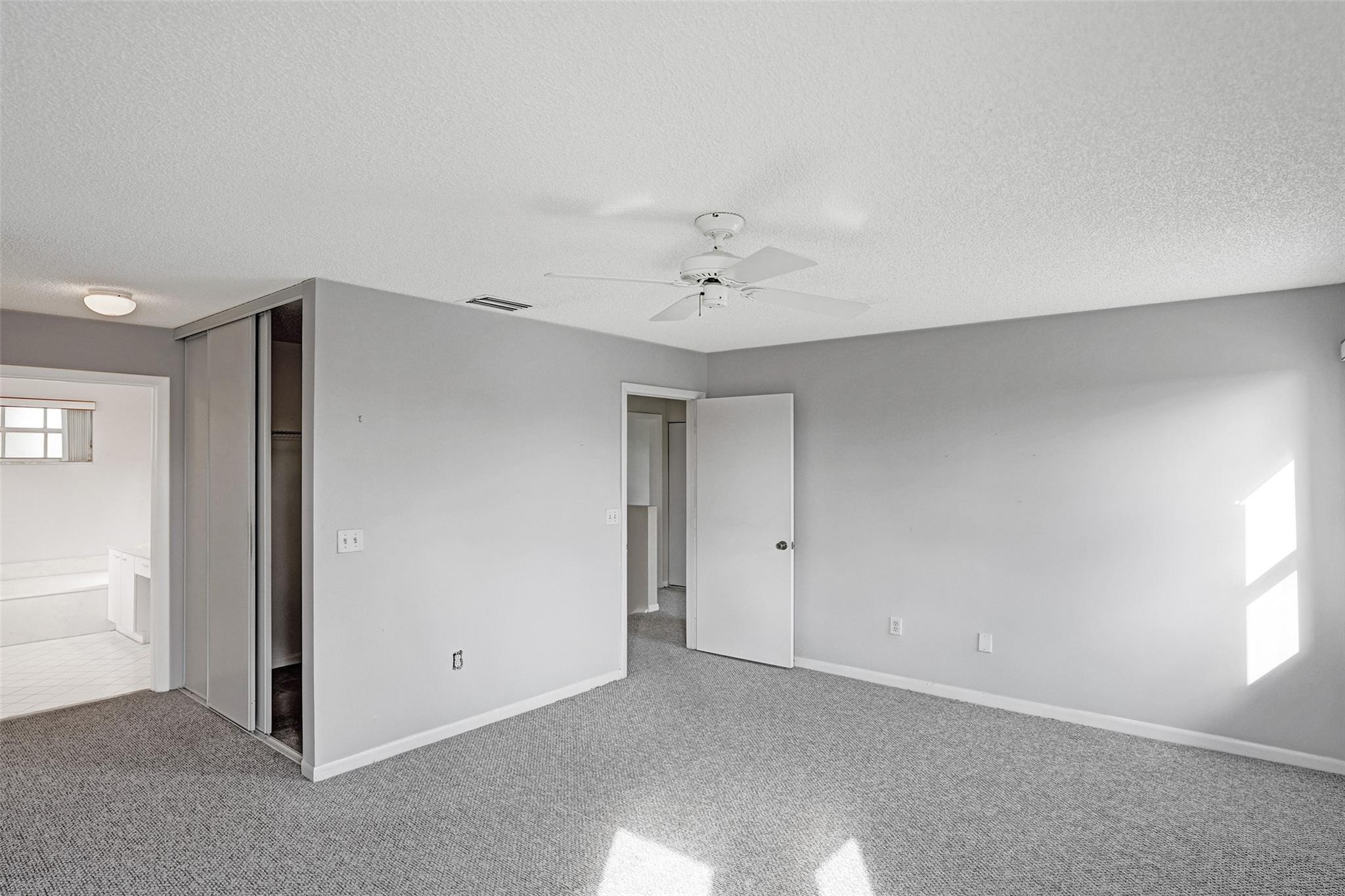 Towngate 156-11 B - Residential