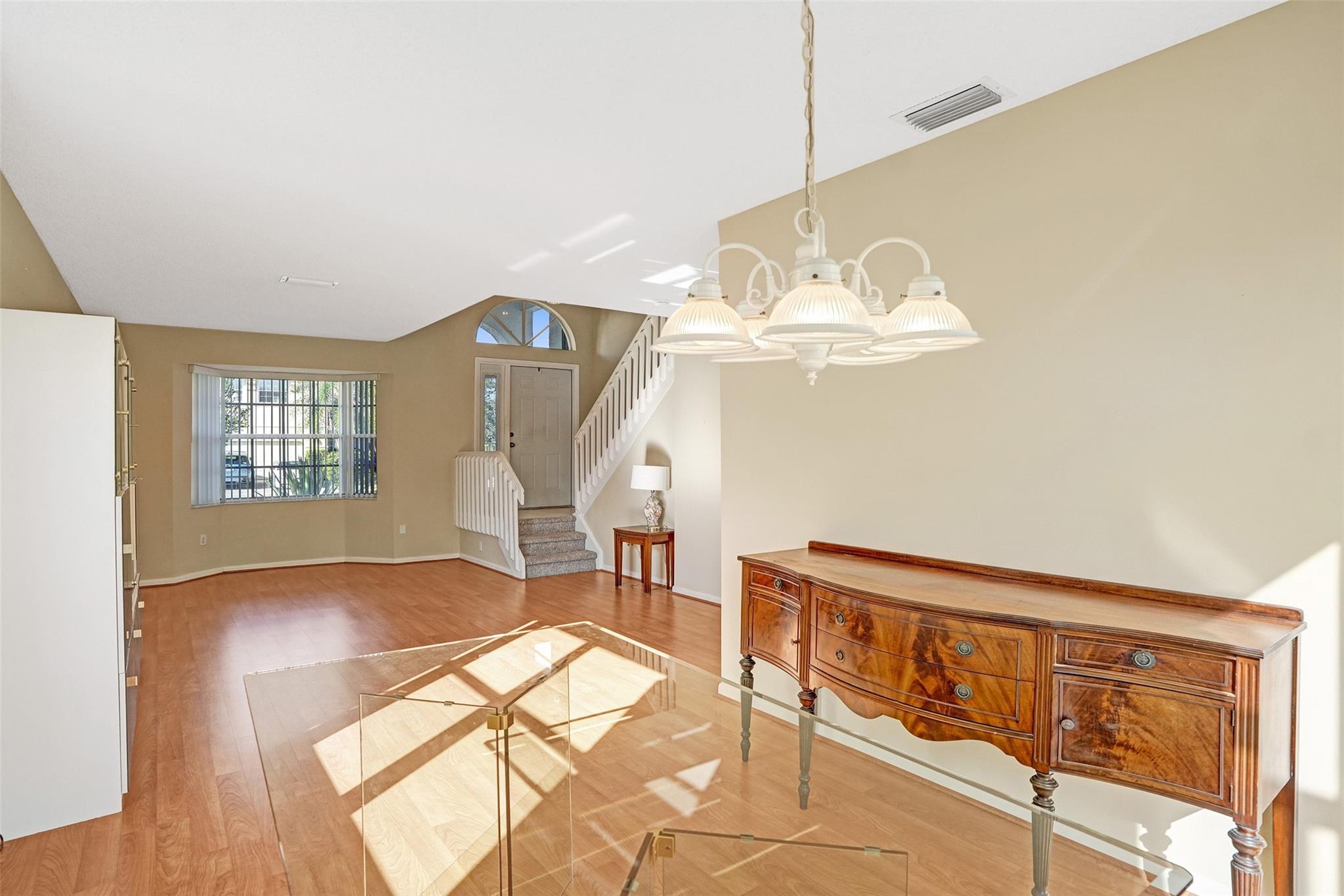 Towngate 156-11 B - Residential