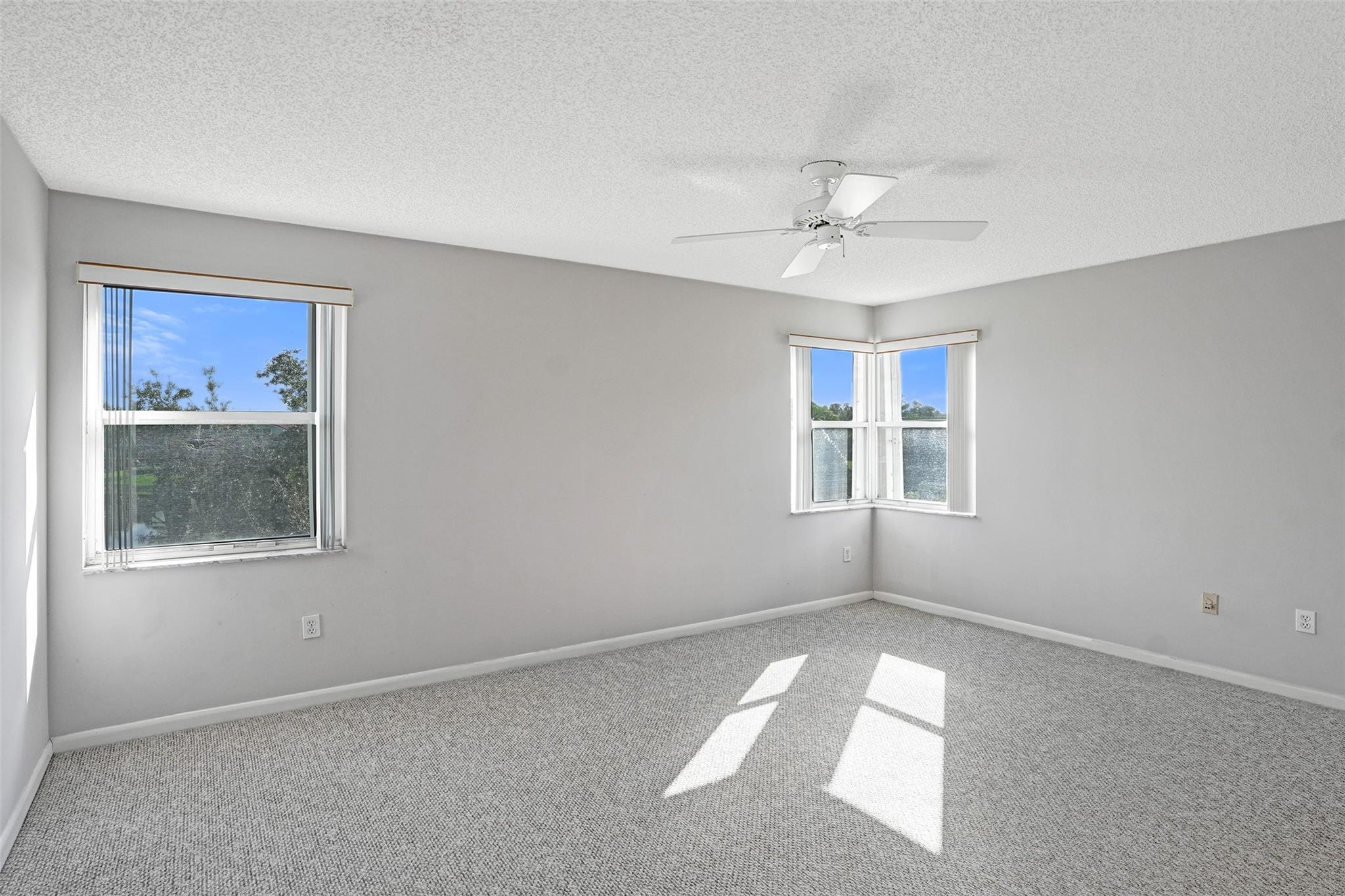 Towngate 156-11 B - Residential