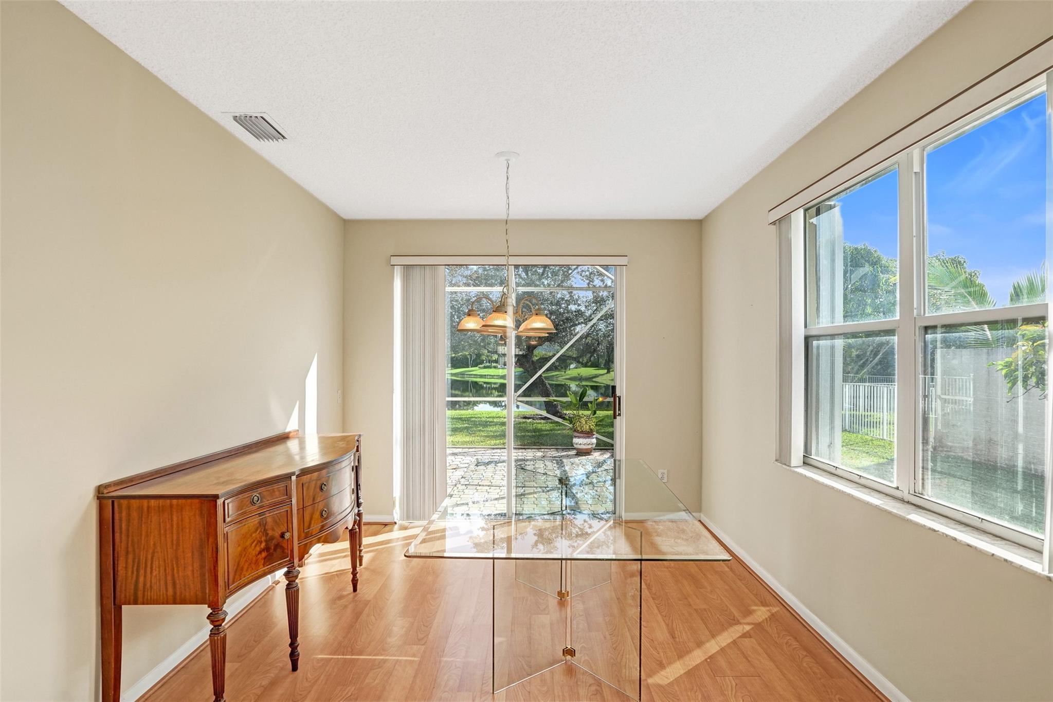Towngate 156-11 B - Residential