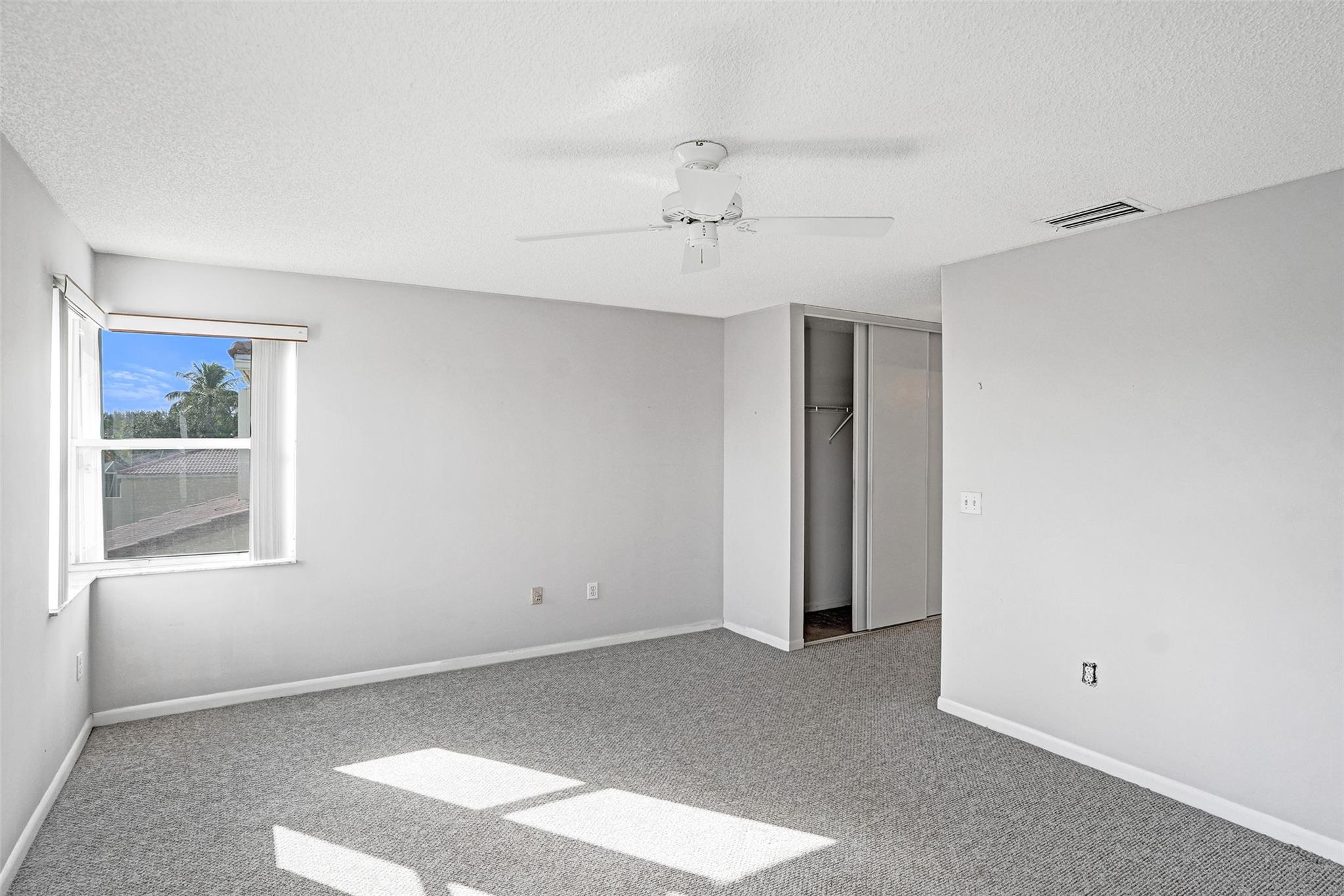 Towngate 156-11 B - Residential
