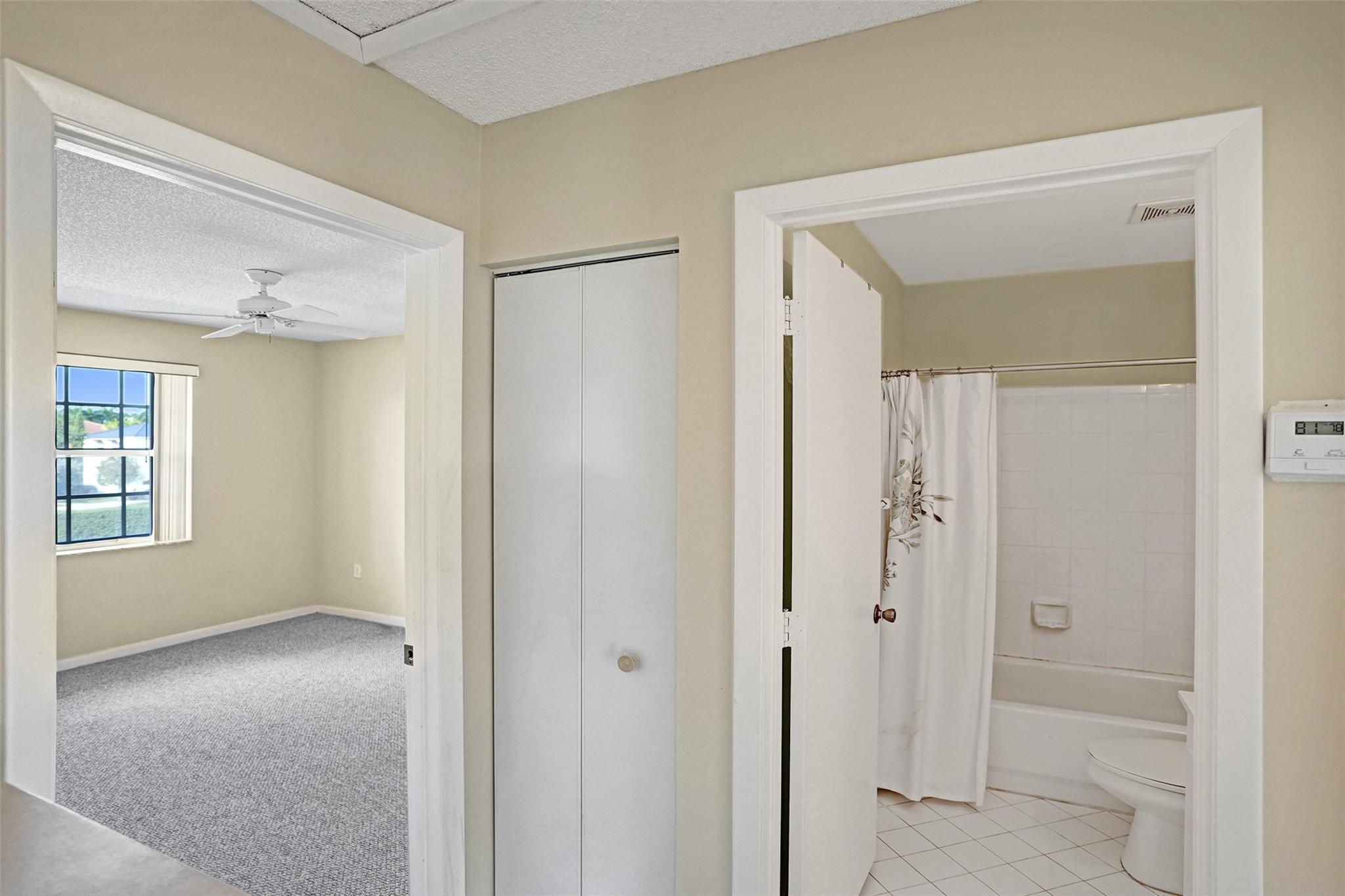 Towngate 156-11 B - Residential